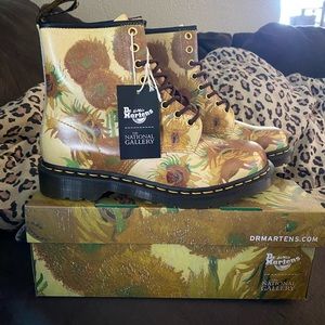 Dr. Martens 1460 TNG Sunflowers